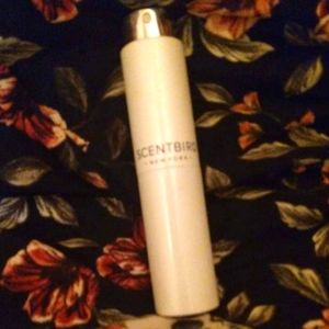 Scentbird Christian Siriano Silhouette
